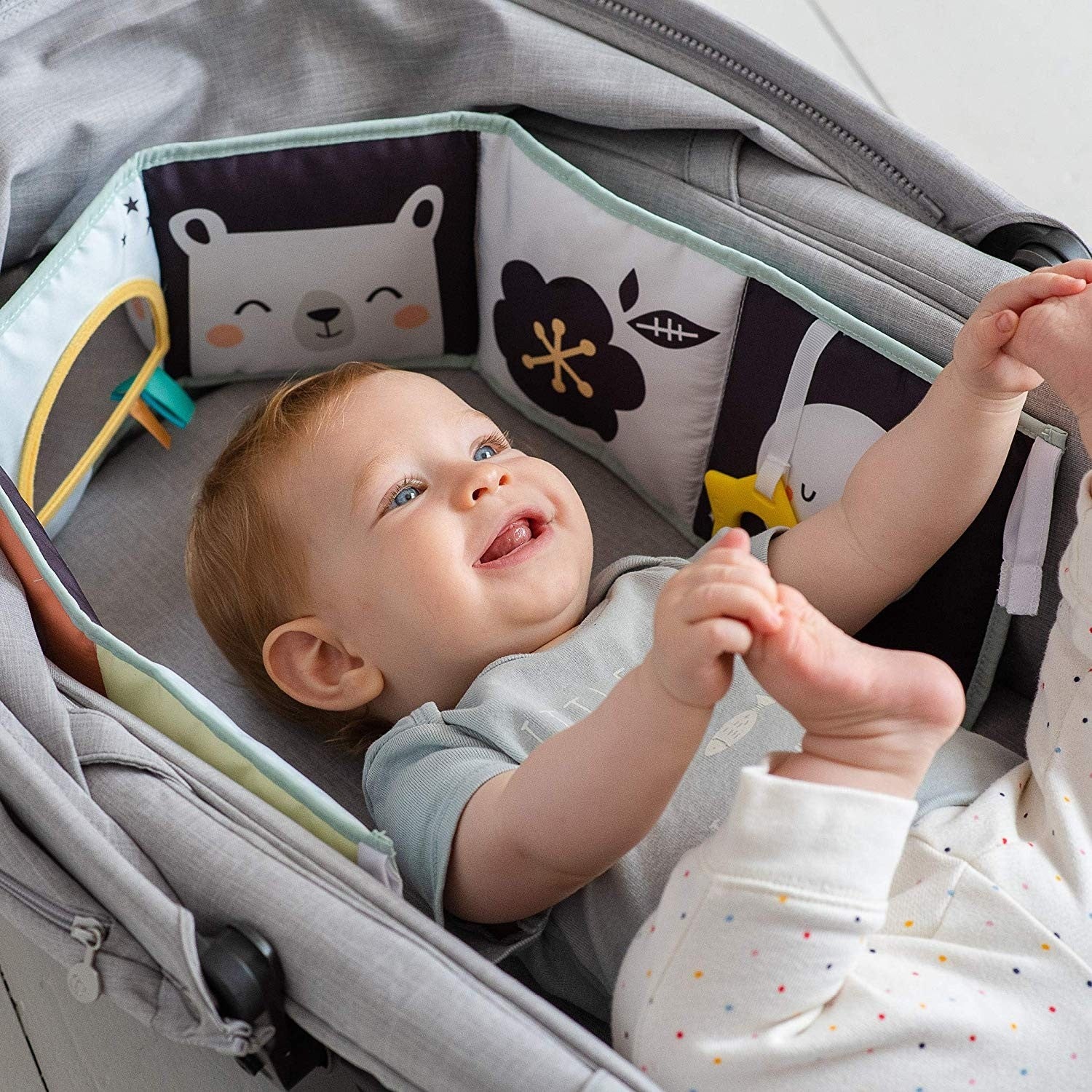 Livre d'activités d'éveil Pôle Nord - Taf Toys